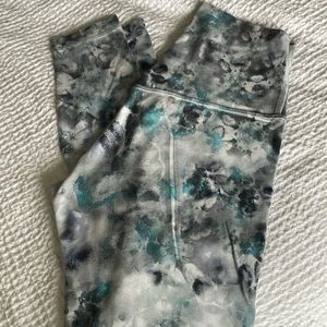 Lululemon 28” Aligns